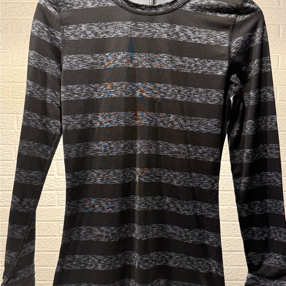 Cuddl Duds Gray and Black Long Sleeve‎ Top